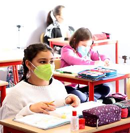 In aula il Covid arretra: positivi in calo del 28%