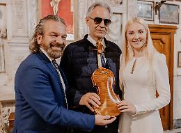 Liuteria, Trabucchi firma il violino di Bocelli 