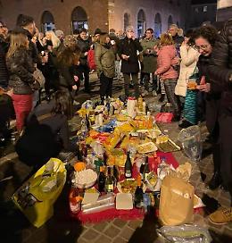 Aperitivo no vax in piazza Stradivari, sei denunciati dalla Digos