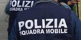 Smerciavano droga in casa: arrestati due pusher dalla Squadra Mobile