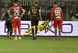 Calcio, Carnesecchi para un rigore e salva una Cremo sprecona