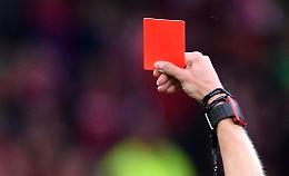 Testata all'arbitro, individuato il calciatore violento: applicato il Daspo