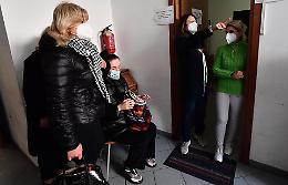 Ucraina: i non vaccinati sono fermi al 63%, autorità sanitarie in allerta