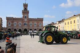 Invasione di trattori sul Listone: successo per la prima Farmers’ Sunday