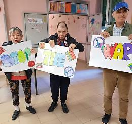 I nonni sbarcano sui social: dalla Rsa alla conquista della rete