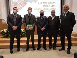 "Allevamenti intensivi e sostenibilità: tra verità e fake news", la tavola rotonda