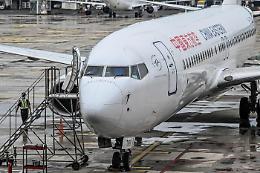 Covid, atterrato a Roma il primo aereo dopo la ripesa dei test
