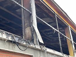 Rogo alla Latteria Soresina, otto ore per domare le fiamme