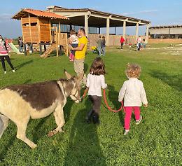 Con la Corte degli asini un aiuto ai bambini