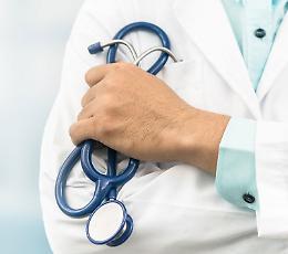 La grande fuga dei medici, ecco perché abbandonano