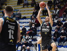 Basket, Vanoli sconfitta al fotofinish (73-74): è retrocessione