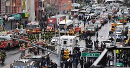 New York: spari nella metropolitana, almeno 16 i feriti 