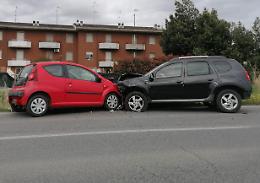 Scontro frontale a San Martino in Beliseto, grave una donna incinta