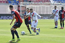 Calcio, naufragio della Cremonese a Crotone (3-1), ma resta seconda in classifica