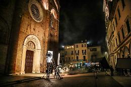 Spot Xiaomi 13, piazza Duomo diventa set