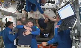 AstroSam è sulla Stazione Spaziale, con l'equipaggio della Crew-4