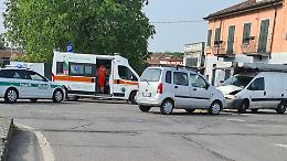 Incidente in via Gaeta, frontale auto-furgone