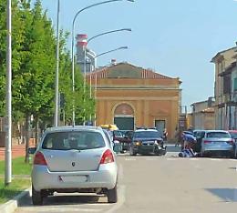 Inseguimento, auto dei Cc speronata da un altro veicolo