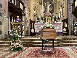 Città in lacrime al funerale di Gabriele Poli