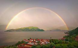 E dopo il temporale arriva l’arcobaleno sul Lago d’Iseo