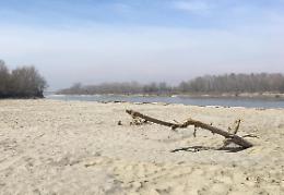 Po, portata d’acqua in picchiata: «Aprire i bacini»