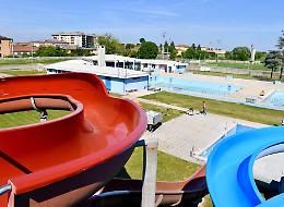 Piscina, via  l’amianto dai tetti. La  stagione è pronta a partire