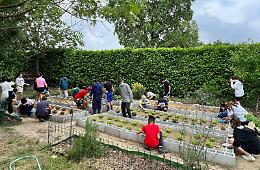 Educazione civica coltivando la terra