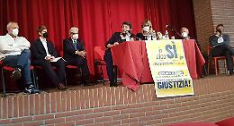 L'incontro: "Contro la malagiustizia fronte unito per il sì". C'è anche Galimberti