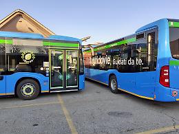 Sguardi indiscreti: lite con un passeggero del bus, 51enne trasportata in ospedale