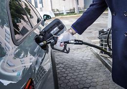 Auto benzina-diesel-gpl: stop alla vendita dal 2035