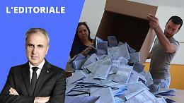 Quella voragine tra palazzo e cittadini