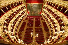 Sperlari illumina il teatro! Nuova luce per il Ponchielli