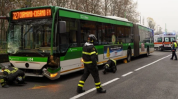 Bus travolse donna, autista era in chat a luci rosse