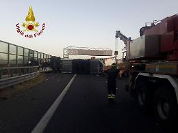 Incidente in A1 in Emilia, un morto e sei feriti