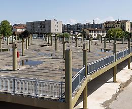 Il parcheggio di via Dante resta al palo: «Fallimento annunciato»