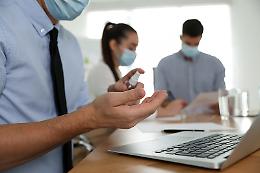 Covid, al lavoro con mascherina Ffp2 e smart working per i fragili