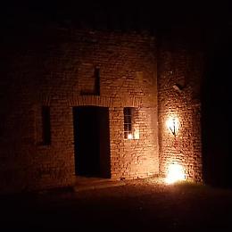 Visite guidate by night alle mura con fiaccole e lanterne