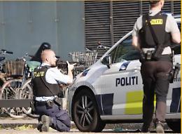 Spari in un centro commerciale a Copenaghen, diverse vittime