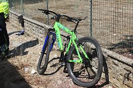 Ciclista investito da un'auto, 18enne in ospedale in codice giallo
