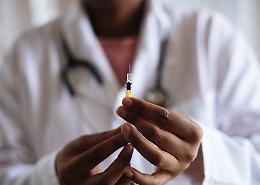Vaccinazioni anti-Covid, approvato il piano operativo regionale di emergenza