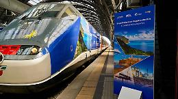 Accordo Enit-Trenitalia, cartoline artistiche sugli Intercity per promuovere la Penisola