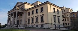 «Caro preside, da domani lei è in pensione»