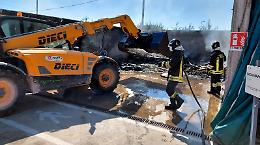Incendio al centro raccolta rifiuti, disposta l’immediata chiusura per inagibilità