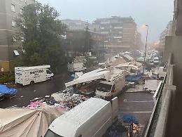 Trombe d'aria e nubifragi in Toscana e al Nord, a Lucca e Carrara due morti