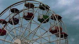 Spari al luna park nel Foggiano: «Ho messo in salvo mio figlio»