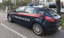 Giovane cade in una vasca e annega in azienda, la trova il padre