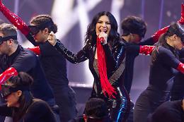 Laura Pausini non intona Bella Ciao alla tv spagnola, polemiche