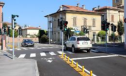 Semaforo: via due pali dopo le critiche