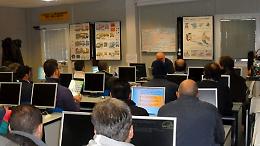 Esame di teoria per la patente con... l'aiutino: un giovane denunciato