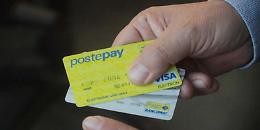  Utilizza Postepay smarrita per fare benzina e prelevare denaro: denunciato
